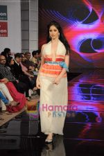 at Gitanjali Tour De India fashion  show in Trident, Mumbai on 6th Feb 2011 (80).JPG